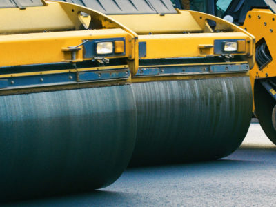 Rolos compactadores: 4 hábitos que prolongam sua vida útil na construção civil